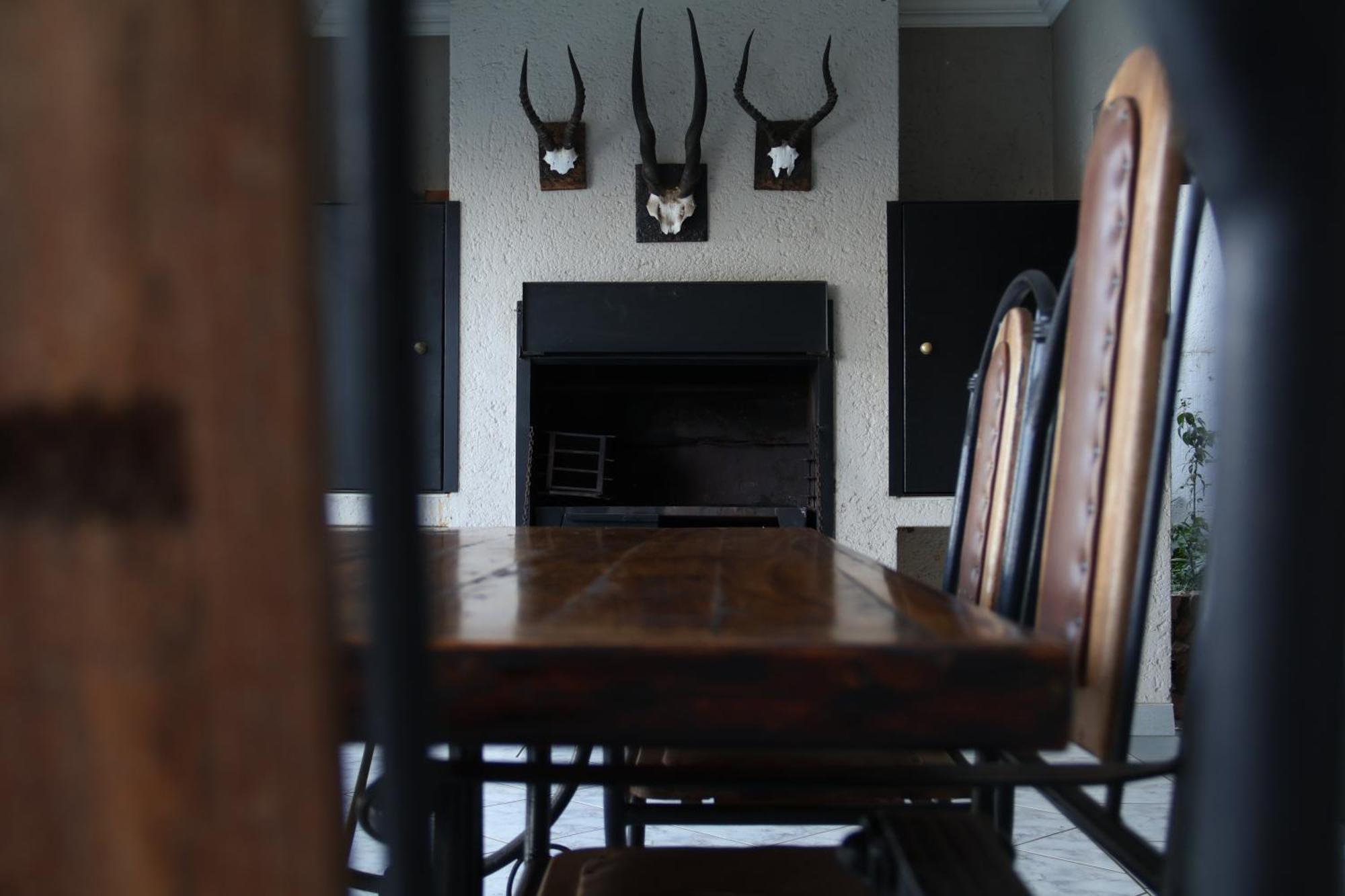Kosmos Lodge Hartbeespoort Eksteriør billede