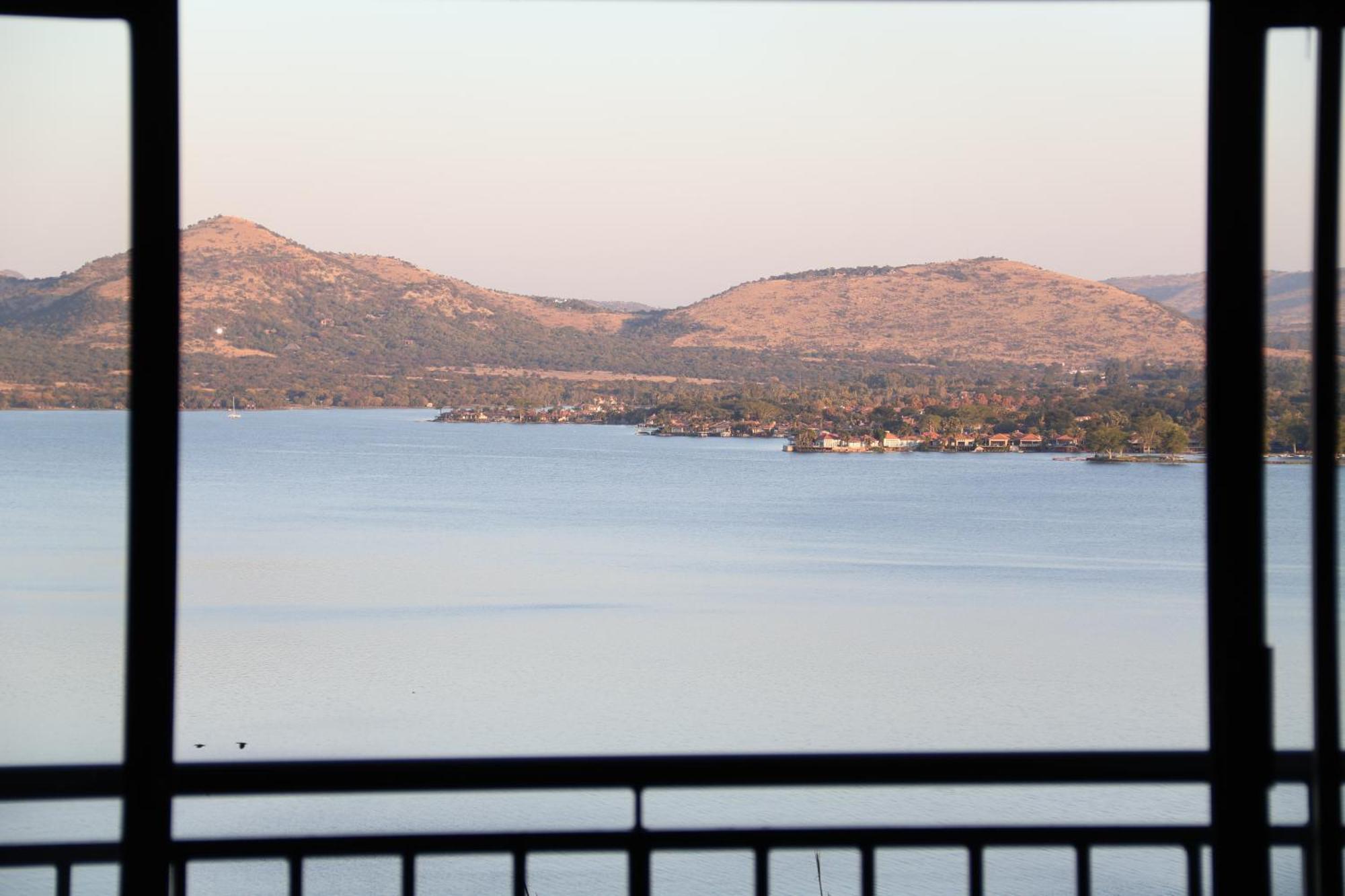 Kosmos Lodge Hartbeespoort Eksteriør billede