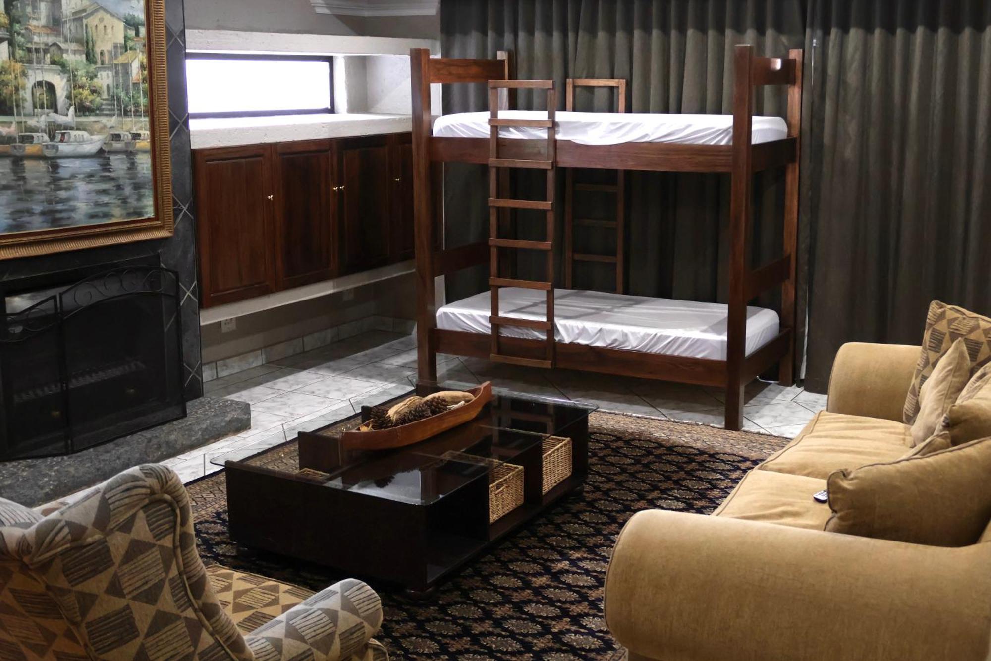 Kosmos Lodge Hartbeespoort Eksteriør billede